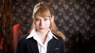 如月結衣　ガテン系の男にハマる美人OL ～現場で鍛えた職人気質の荒々しい腰使いにべた惚れ～