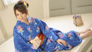 小桜りく　サマーヌード　～ときめき 誰も見てないしズボン下ろして～