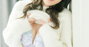 見た目は清楚なのにチンコ触るの大好き美女がヤバかった！フワフワ美巨乳を揉みながらネットリキス、上目遣いがエロすぎ！グチュグチュマ○コを弄りしっとりフェラ、生挿入で中出し！2回目は騎乗位＋電マ鬼ピスで連続中出ししちゃった！